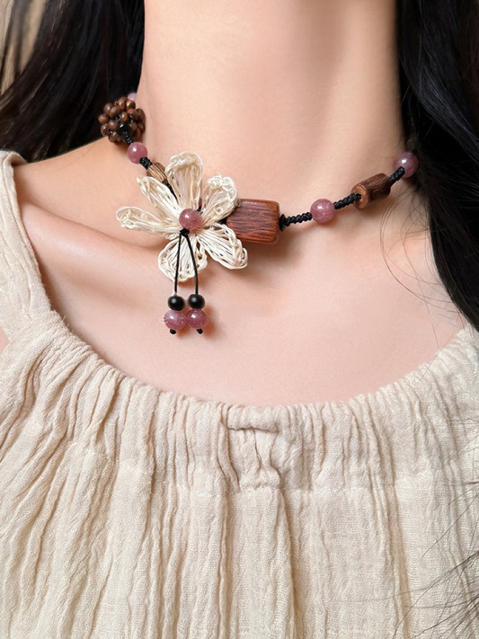 Women’s Vintage-Inspired Artistic Flower Beaded Necklace